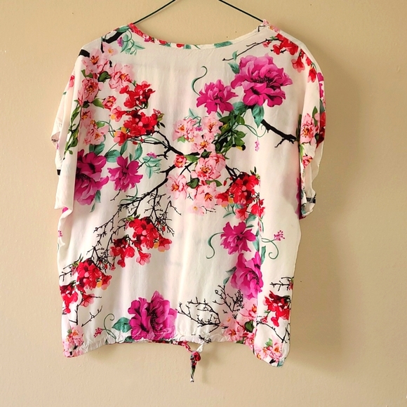Floral Top M/L - Picture 2 of 3